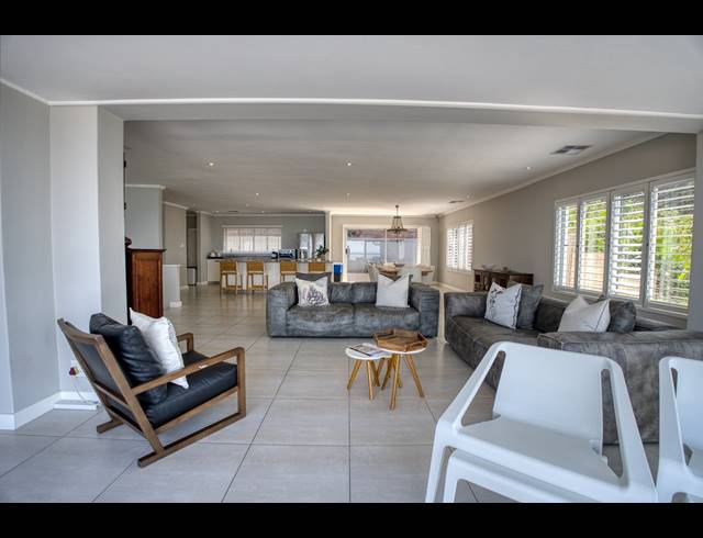 4 BEDROOM HOUSE FOR SALE IN BALLITO CENTRAL
